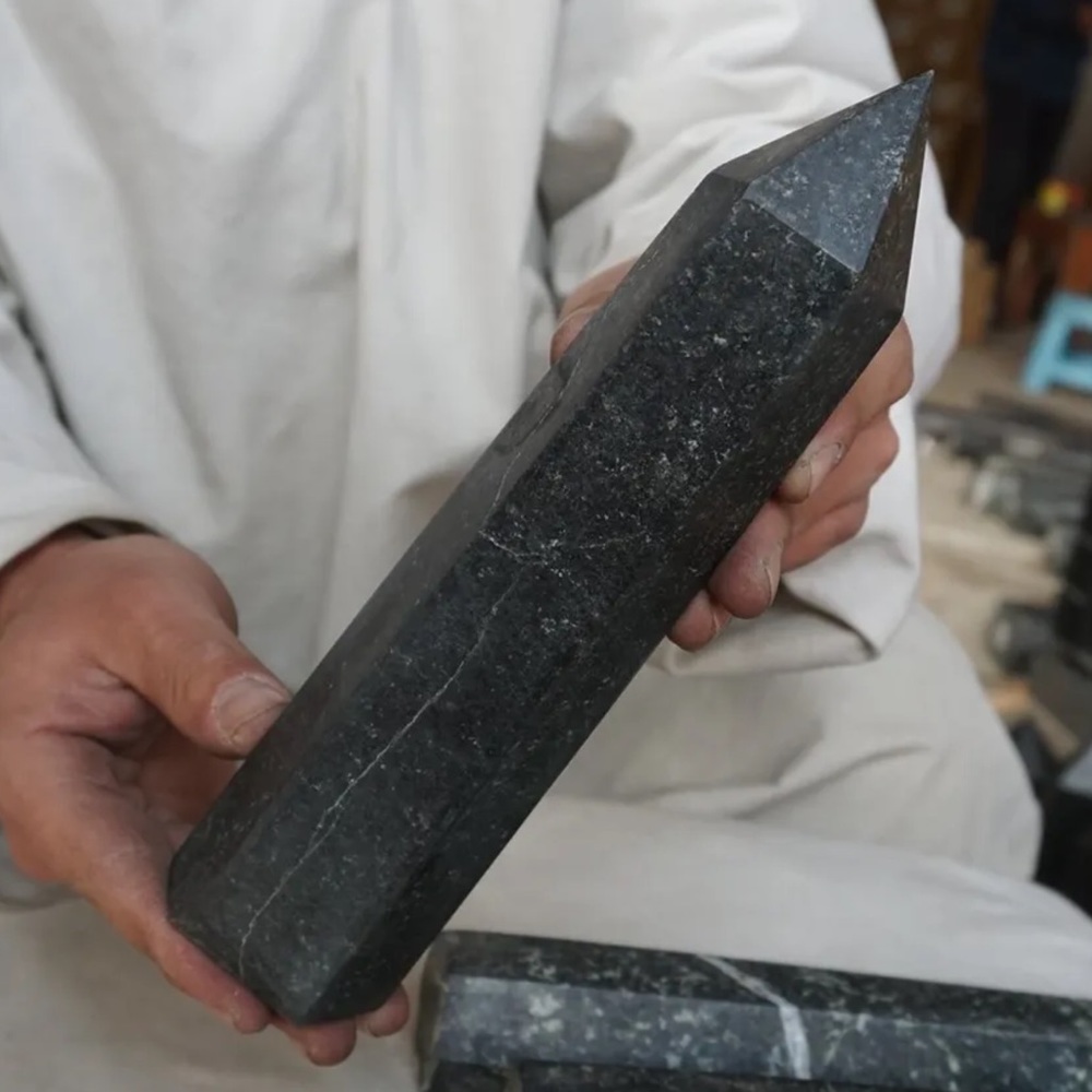 Wow!  Large Black tourmaline towers - Picture 8 of 13